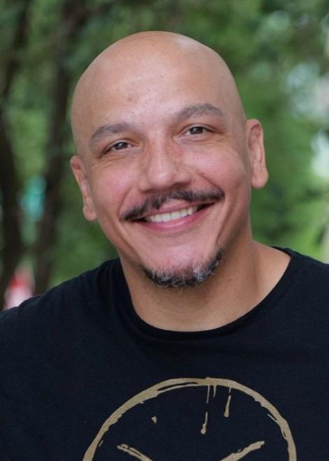Luis J Gomez